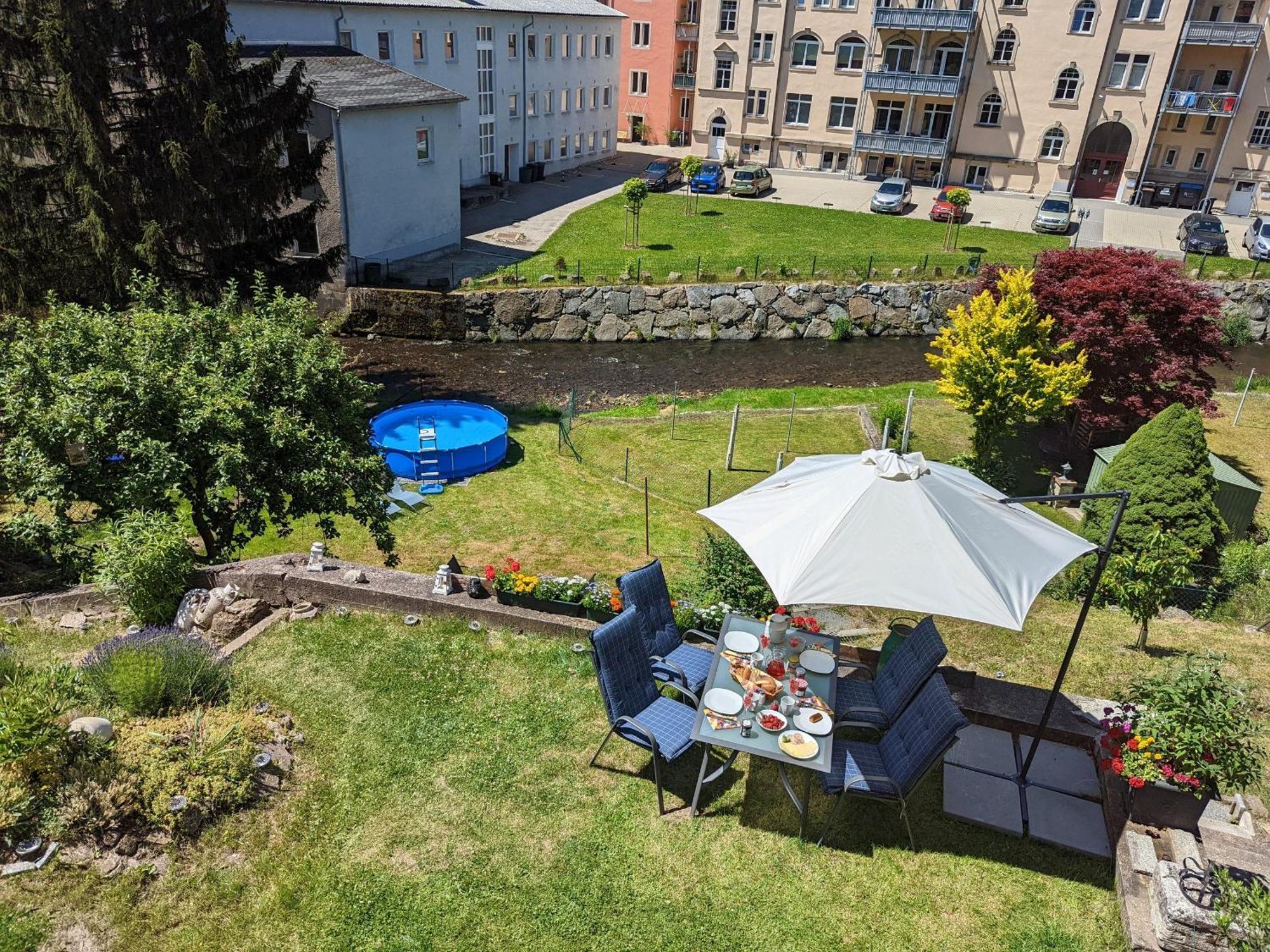 F4 - Urlaubsmagie - Grosse Wohnung Fuer Bis Zu 10 Personen Sebnitz Exterior photo